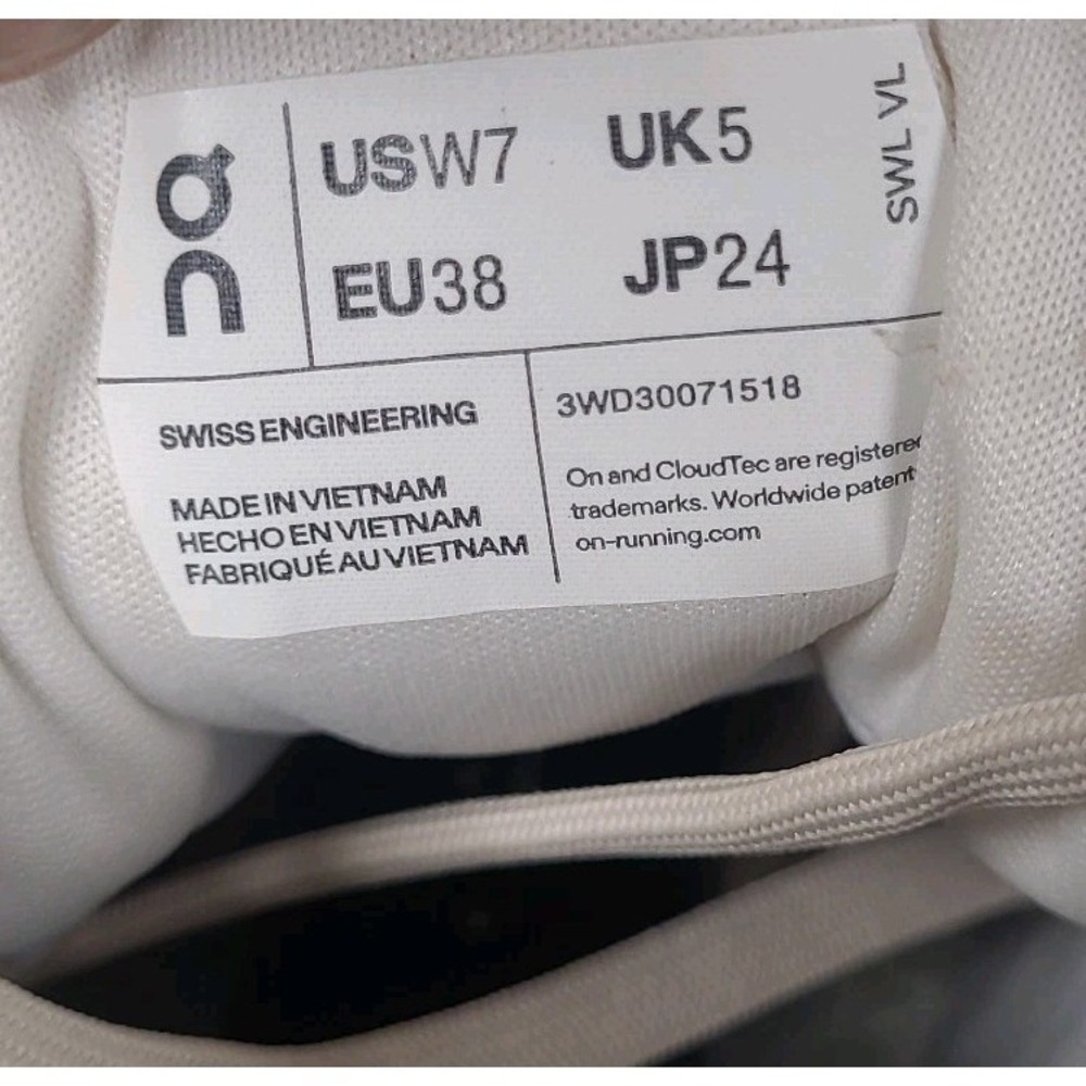 On Cloudroam Women's Sz 7 Ice Limelight Waterproof Running Shoes 3WD30071518 - Picture 13 of 13